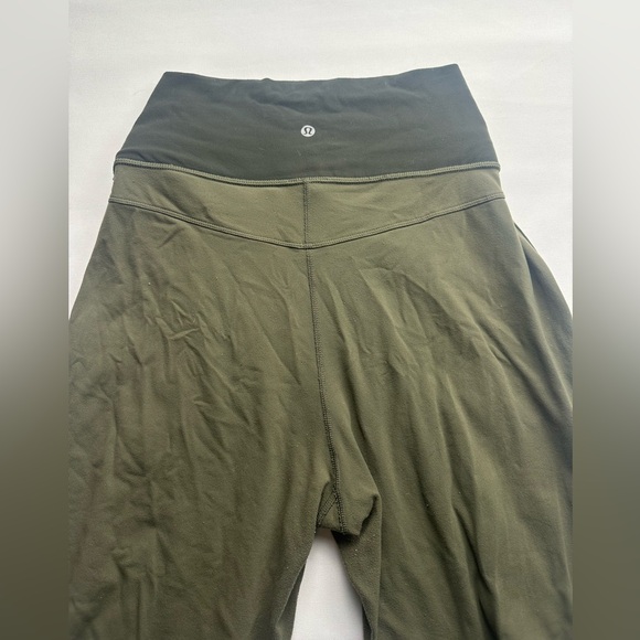 Lululemon sunset salutation crop. Luon light, fold down layered waist. Size 6 - Picture 8 of 16